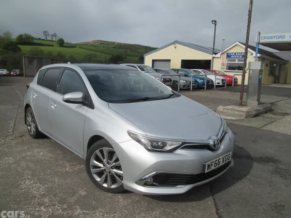 Toyota Auris Hatchback, Petrol, 2016, Silver