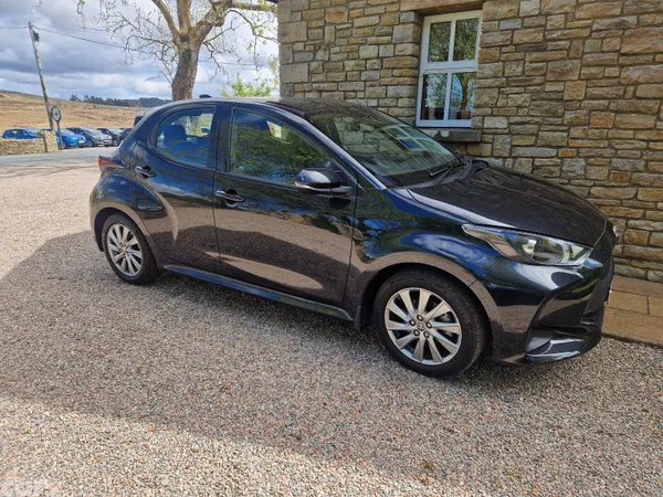 Toyota Yaris Hatchback, Petrol Hybrid, 2024, Black
