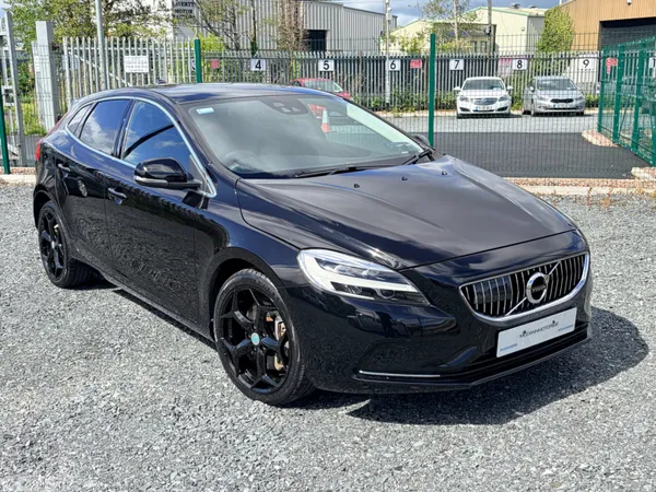 Volvo V40 Hatchback, Petrol, 2018, Black