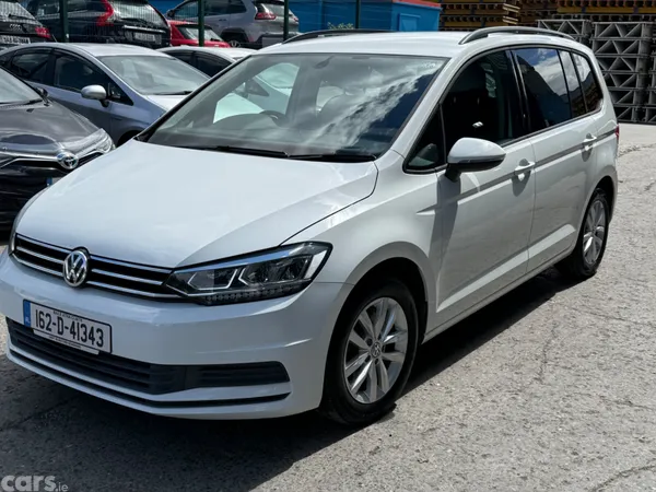 Volkswagen Touran MPV, Petrol, 2016, White