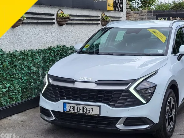 Kia Sportage SUV, Diesel Hybrid, 2023, White