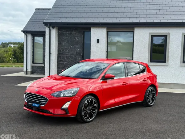 Ford Focus Hatchback, Diesel, 2021, Red