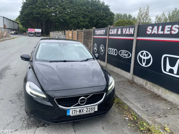 Volvo V40 Hatchback, Diesel, 2017, Black