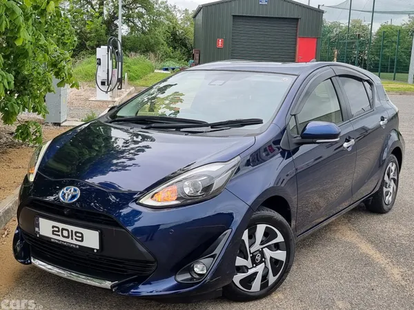 Toyota Aqua Hatchback, Petrol Hybrid, 2019, Blue