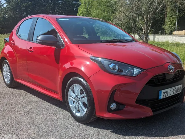 Toyota Yaris Hatchback, Petrol, 2022, Red