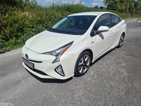 Toyota Prius Hatchback, Petrol Hybrid, 2017, White