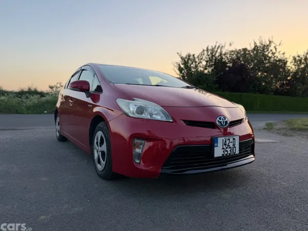 Toyota Prius Saloon, Petrol Hybrid, 2014, Red