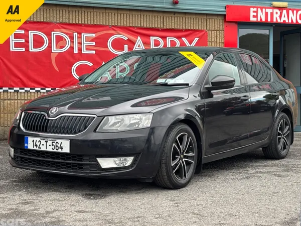 Skoda Octavia Saloon, Diesel, 2014, Black
