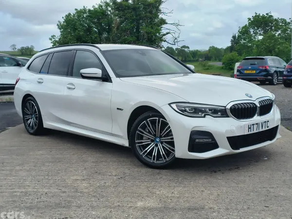 BMW 3-Series Estate, Petrol Hybrid, 2022, White