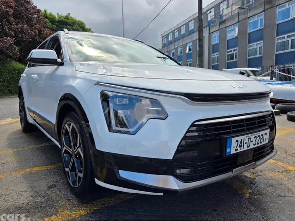 Kia Niro SUV, Petrol Hybrid, 2024, White