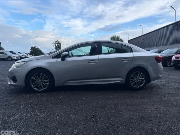 Toyota Avensis Saloon, Diesel, 2015, Silver