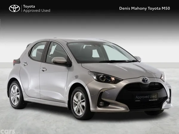 Toyota Yaris Hatchback, Petrol Hybrid, 2023, Silver