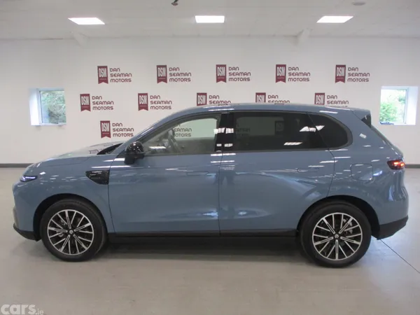 Leapmotor B10 SUV, Petrol Hybrid, 2027, Blue