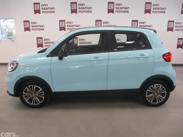 Leapmotor T03 Hatchback, Electric, 2027, Blue