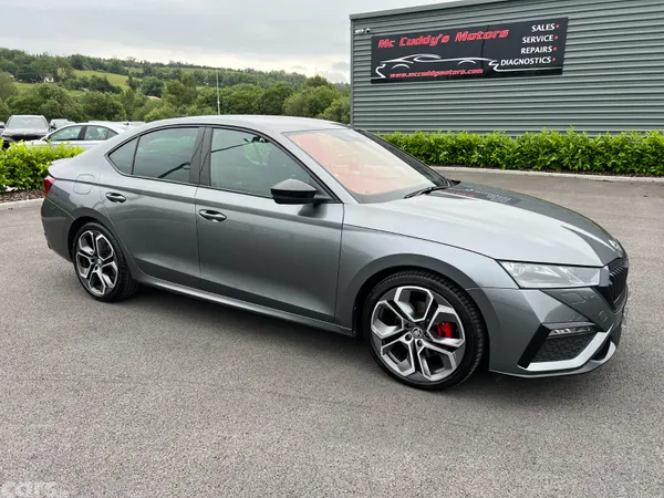 Skoda Octavia Hatchback, Diesel, 2023, Grey