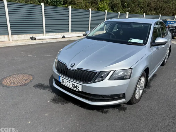 Skoda Octavia Saloon, Diesel, 2018, Grey