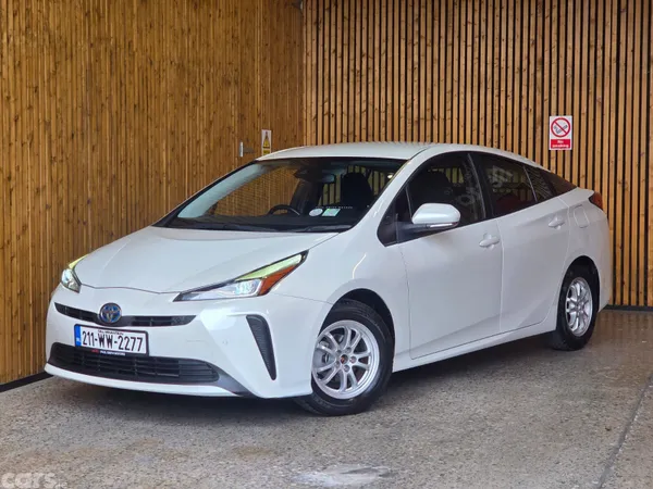 Toyota Prius Hatchback, Petrol Hybrid, 2021, White