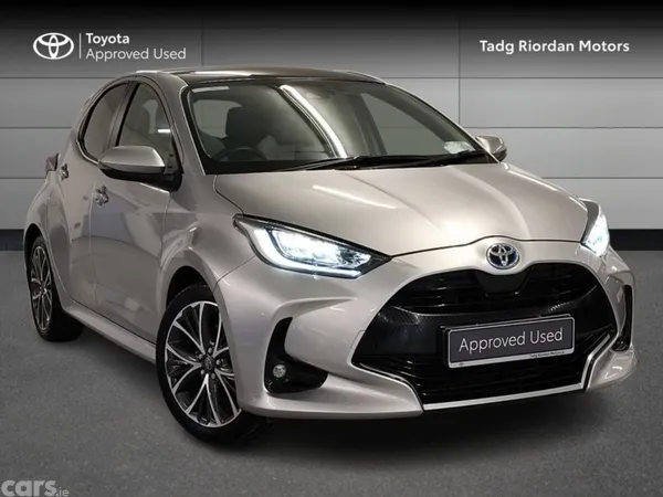 Toyota Yaris Hatchback, Petrol Hybrid, 2023, Silver