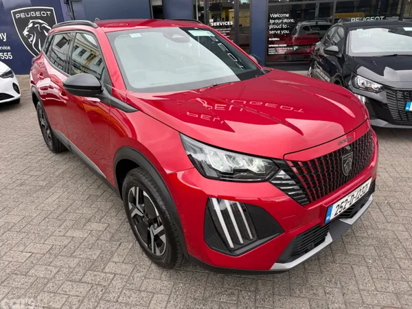 Peugeot 2008 MPV, Petrol, 2025, Red