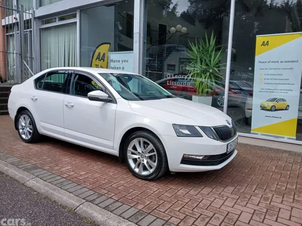 Skoda Octavia Saloon, Diesel, 2020, White