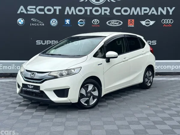 Honda Fit Hatchback, Petrol Hybrid, 2015, White