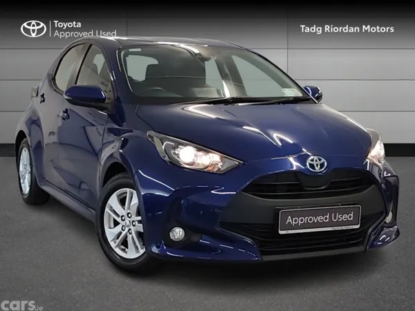 Toyota Yaris Hatchback, Petrol Hybrid, 2023, Blue