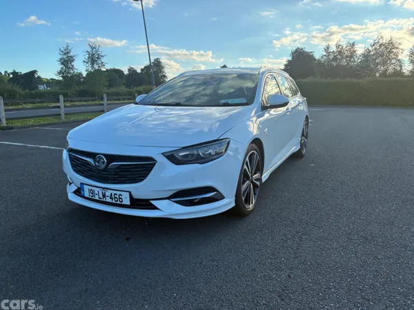 Vauxhall Insignia Estate, Diesel, 2019, White