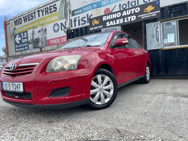 Toyota Avensis Saloon, Petrol, 2007, Red