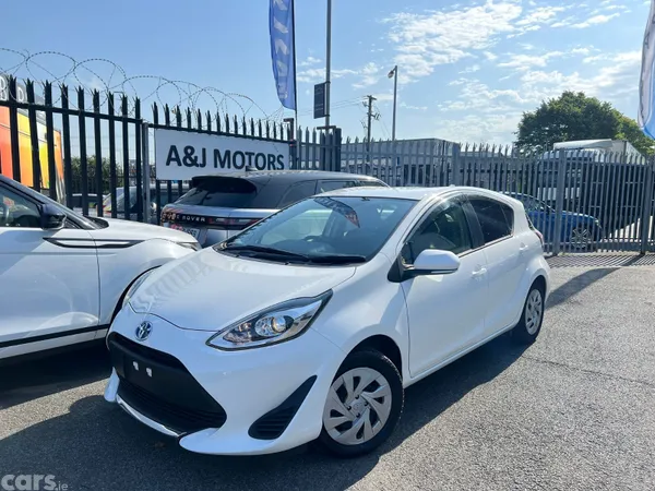 Toyota Aqua Hatchback, Petrol Hybrid, 2021, White