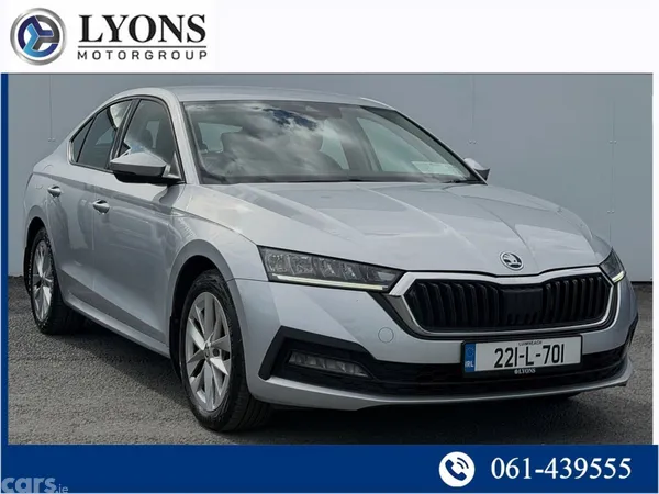 Skoda Octavia Saloon, Diesel, 2022, Grey