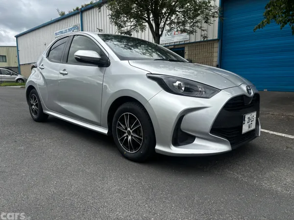 Toyota Yaris Hatchback, Petrol, 2021, Silver