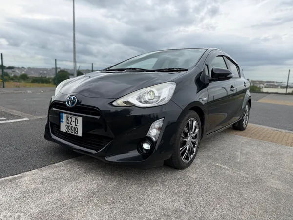 Toyota Aqua Hatchback, Petrol Hybrid, 2015, Black