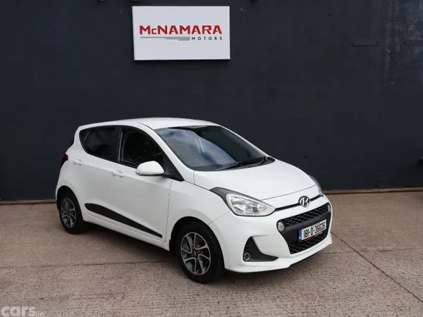 Hyundai i10 Hatchback, Petrol, 2018, White
