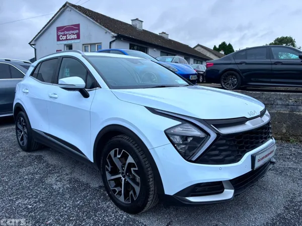 Kia Sportage MPV, Diesel Hybrid, 2023, White
