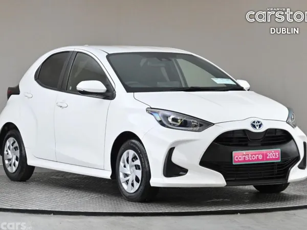 Toyota Yaris Hatchback, Petrol Hybrid, 2023, White