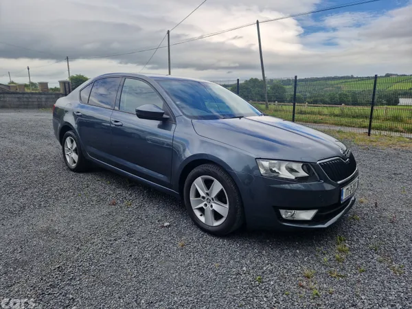 Skoda Octavia Saloon, Diesel, 2017, Grey