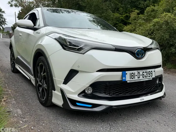Toyota C-HR SUV, Petrol Hybrid, 2018, White