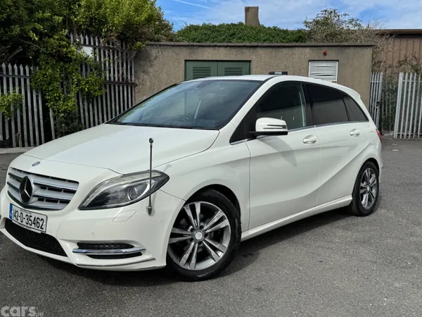 Mercedes-Benz B-Class MPV, Petrol, 2014, White