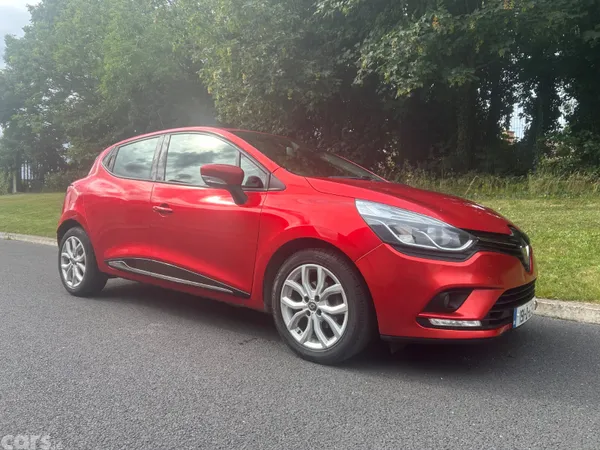 Renault Clio Hatchback, Petrol, 2019, Red