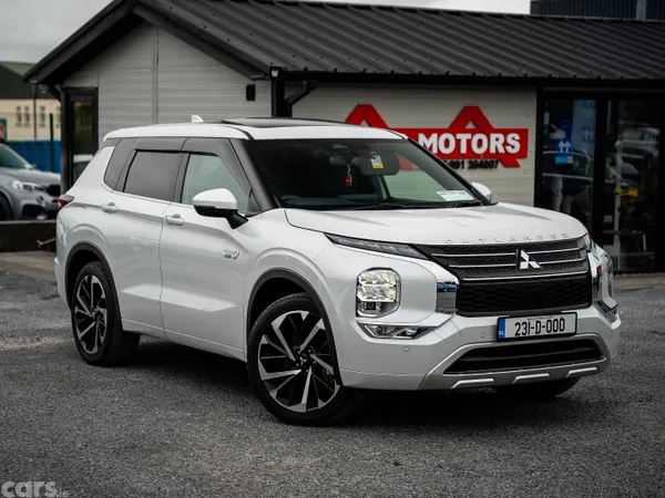 Mitsubishi Outlander SUV, Petrol Plug-in Hybrid, 2023, White
