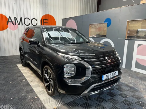 Mitsubishi Outlander SUV, Petrol Plug-in Hybrid, 2024, White