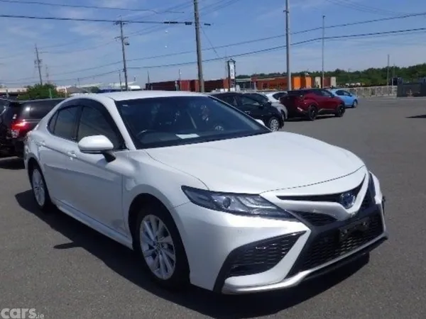 Toyota Camry Saloon, Petrol Hybrid, 2021, White