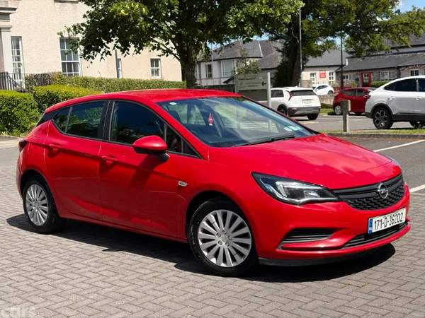 Opel Astra Hatchback, Diesel, 2017, Red