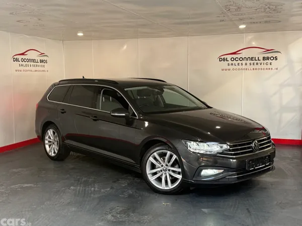 Volkswagen Passat Estate, Diesel, 2023, Grey