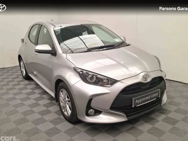 Toyota Yaris Hatchback, Petrol, 2024, Silver