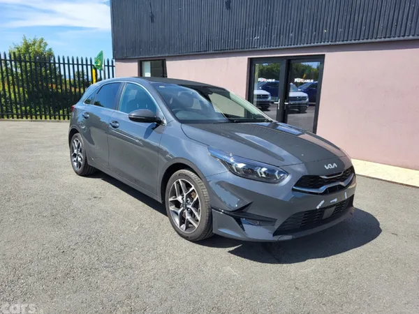 Kia Ceed Hatchback, Petrol, 2023, Grey