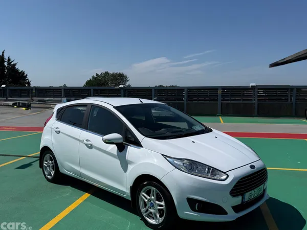 Ford Fiesta Hatchback, Petrol, 2015, White