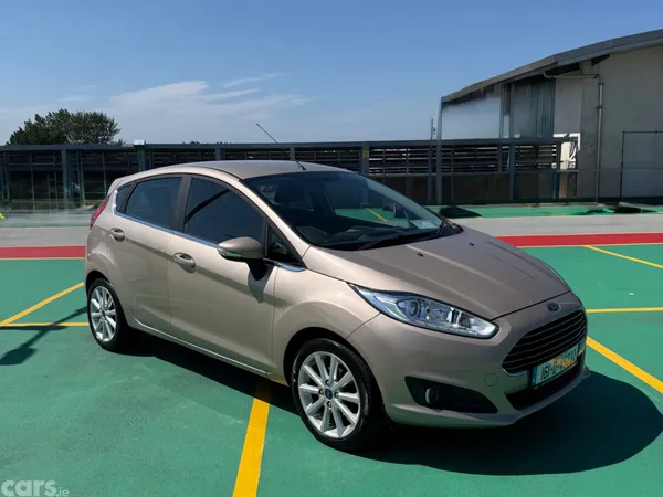 Ford Fiesta Hatchback, Petrol, 2016, Silver