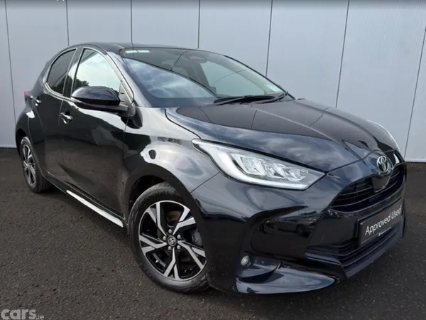 Toyota Yaris Hatchback, Petrol Hybrid, 2024, Black