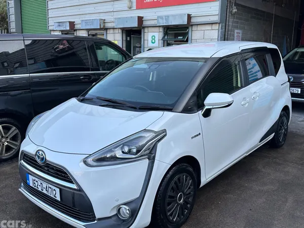 Toyota Sienta MPV, Petrol Hybrid, 2016, White